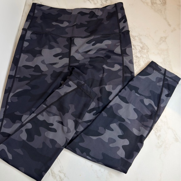 Lole Camo Leggings - Black and Gray - Picture 9 of 12